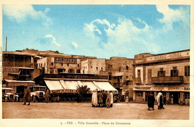 Place du Commerce vers 1920b.jpg