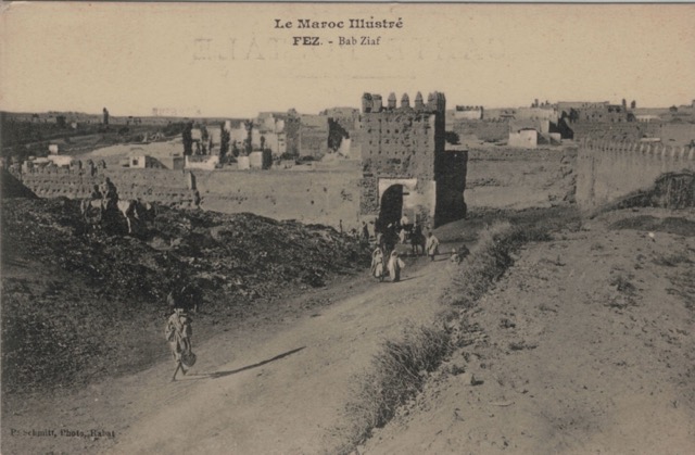 Porte du Mellah Bab Ziaf vers 1920.jpg