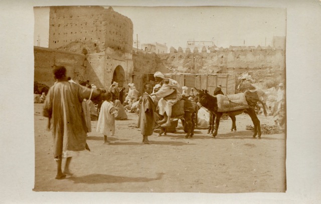 Porte du Mellah Bab Ziaf vers 1920b.jpg